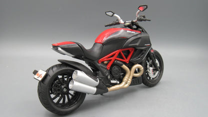 Maisto   Ducati Diavel Carbon  Red