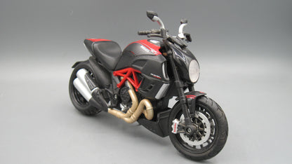 Maisto   Ducati Diavel Carbon  Red