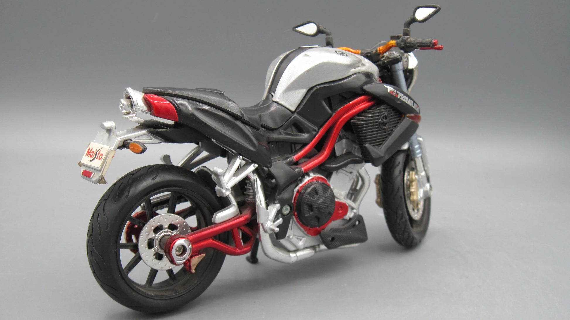 Maisto   Benelli Tornado Titanium  Grey