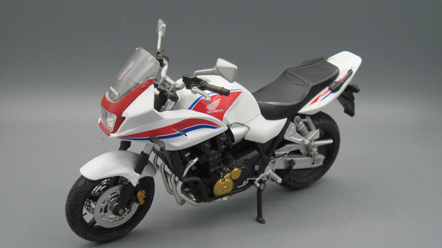Maisto   Honda 1300 SB  White