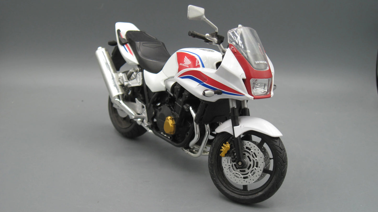 Maisto   Honda 1300 SB  White