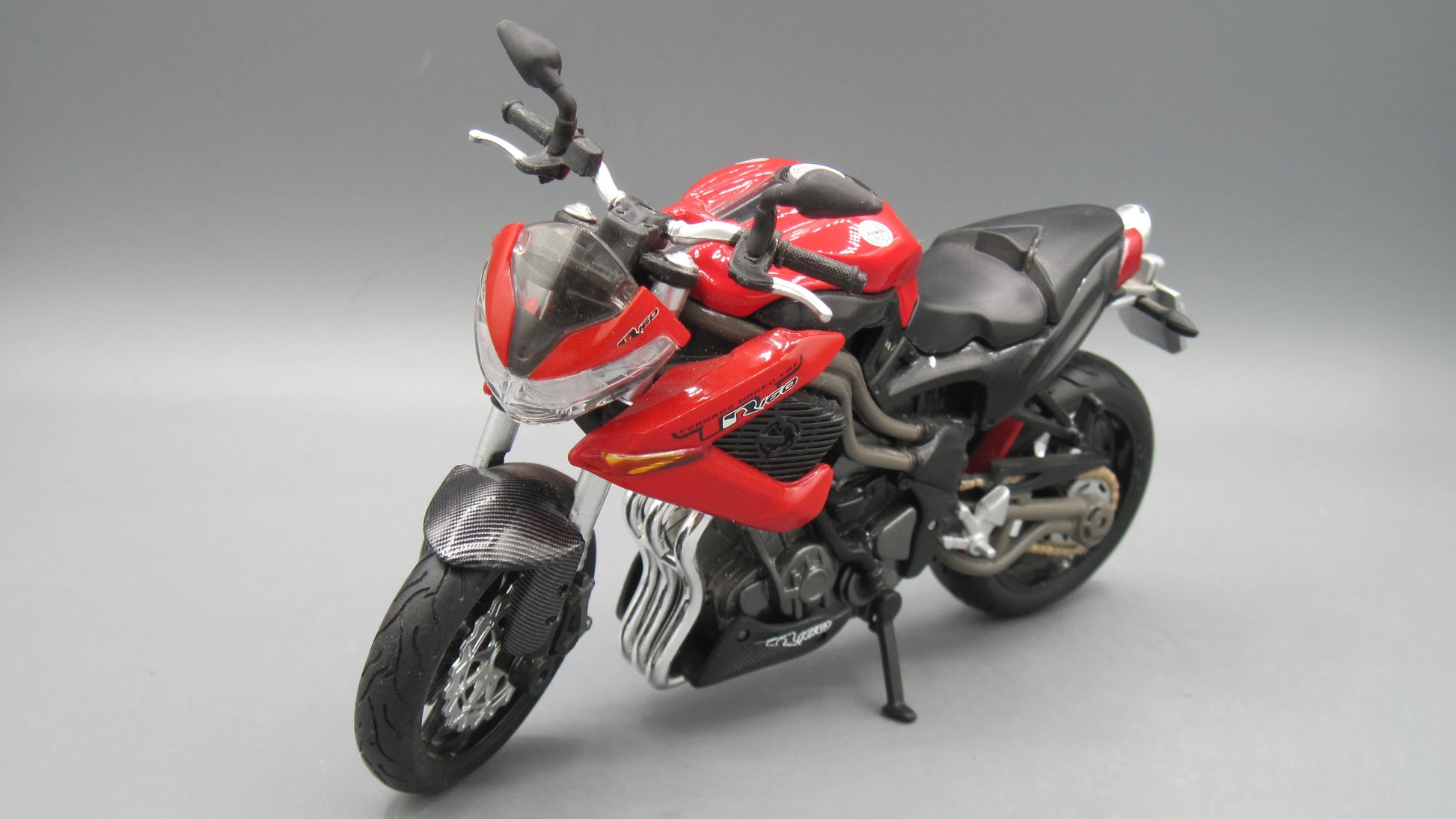 Maisto   Beneli Tornado R160 Naked  Red