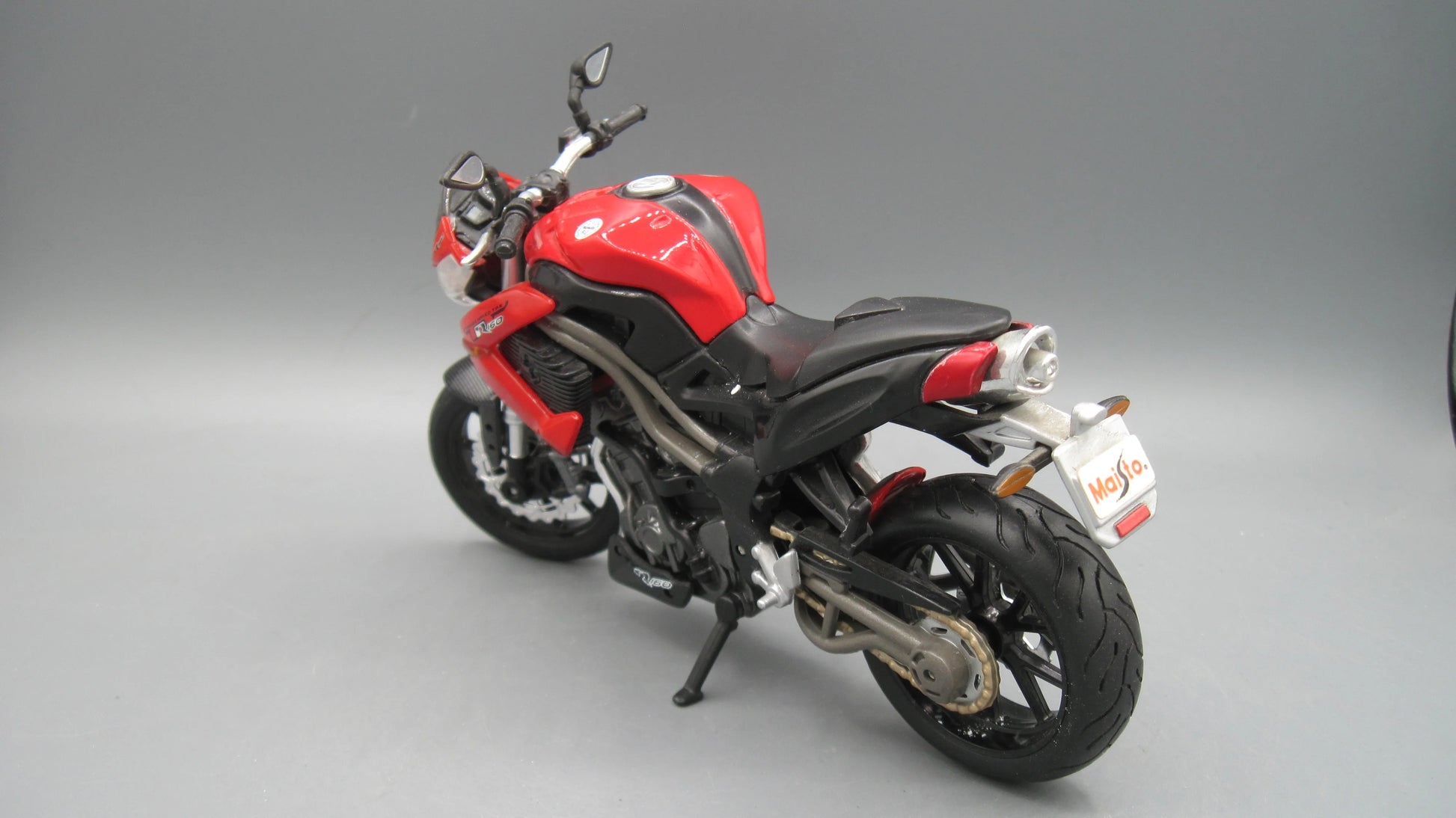 Maisto   Beneli Tornado R160 Naked  Red