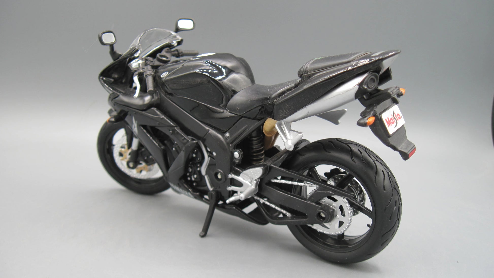 Maisto   Yamaha YZF-R1  Black
