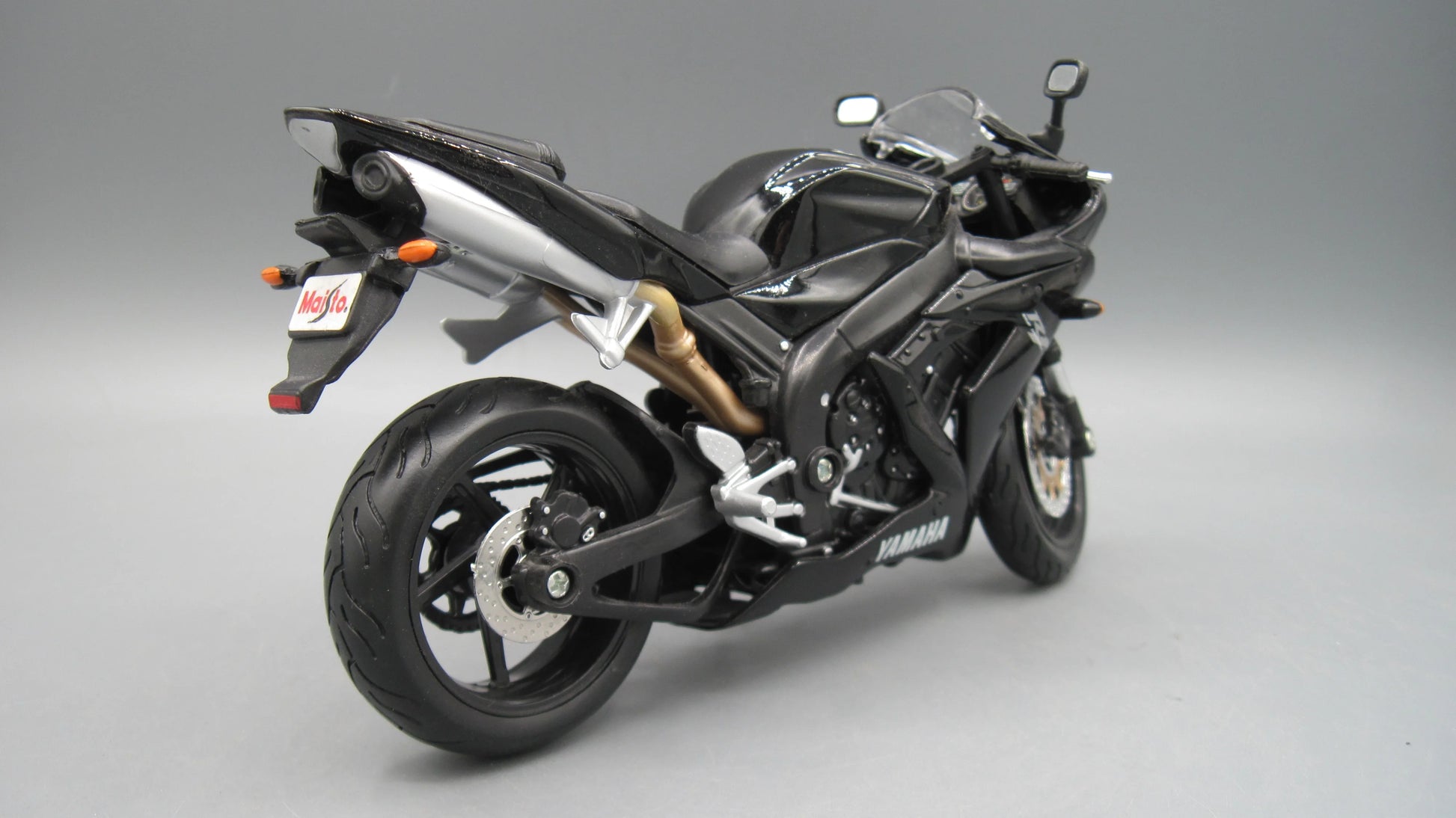 Maisto   Yamaha YZF-R1  Black