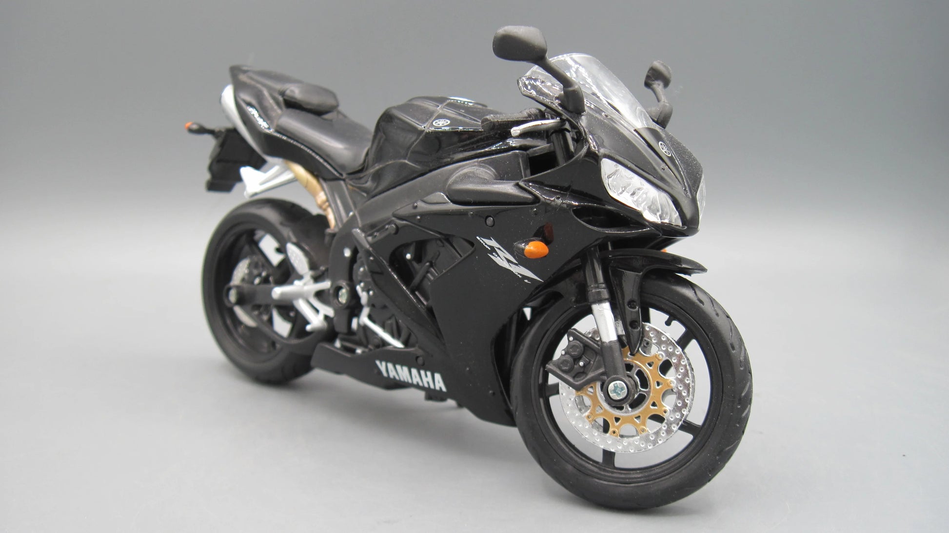 Maisto   Yamaha YZF-R1  Black