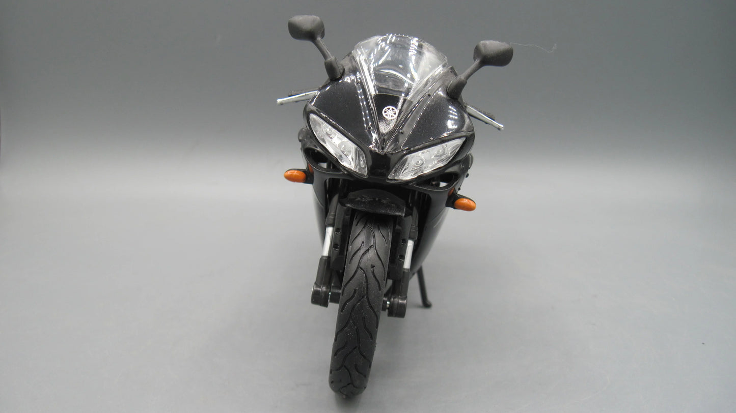 Maisto   Yamaha YZF-R1  Black
