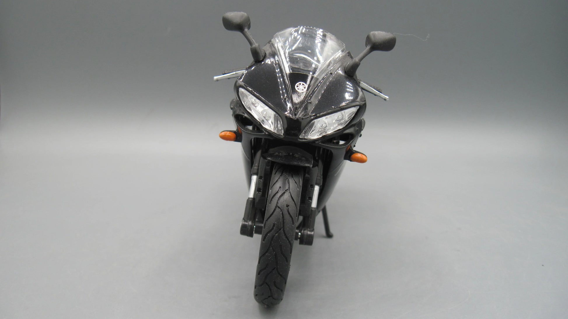 Maisto   Yamaha YZF-R1  Black