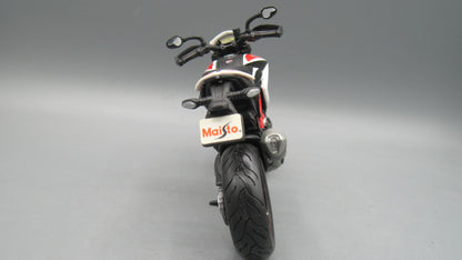 Maisto   Ducati hypermotard  White + Black