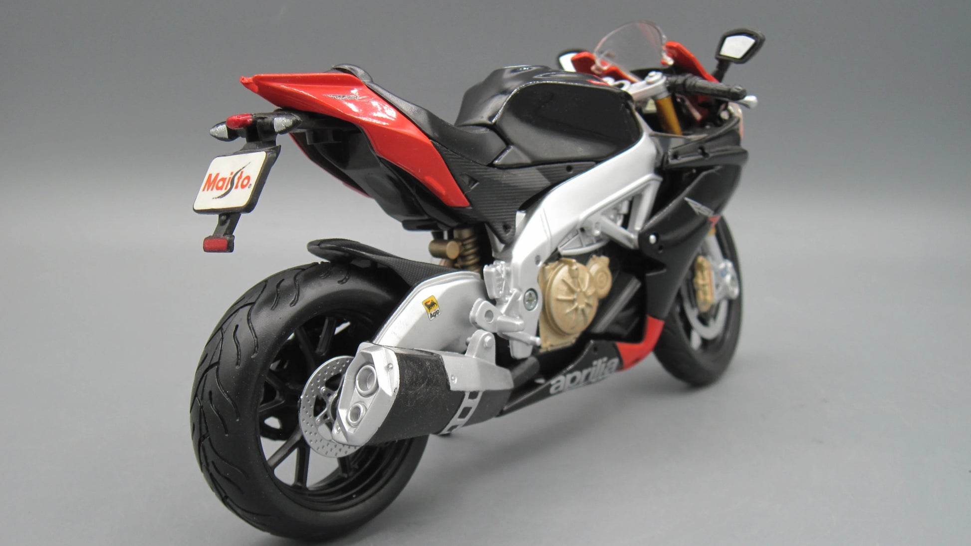 Maisto   Aprilia RSV4  Red + Black