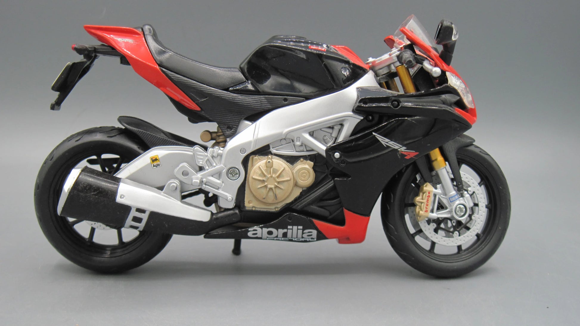 Maisto   Aprilia RSV4  Red + Black