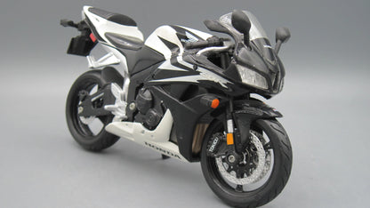 Maisto   Honda CBR 1000RR   White + Black