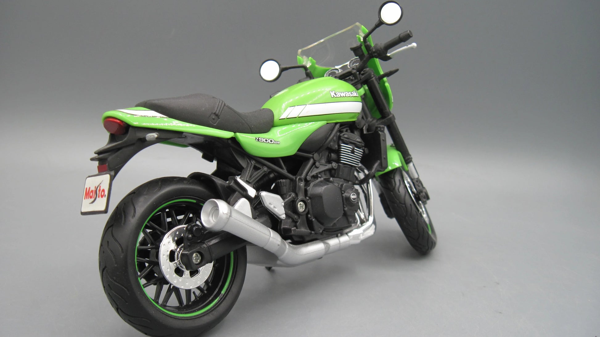 Maisto   Kawaski Z900 RS  Green