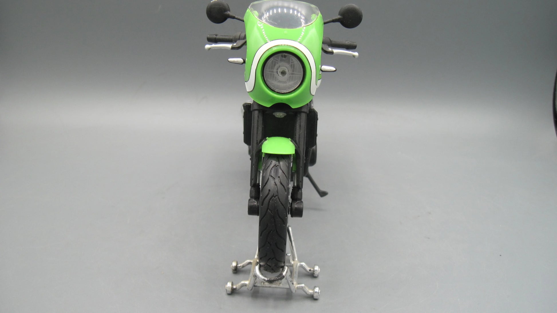 Maisto   Kawaski Z900 RS  Green