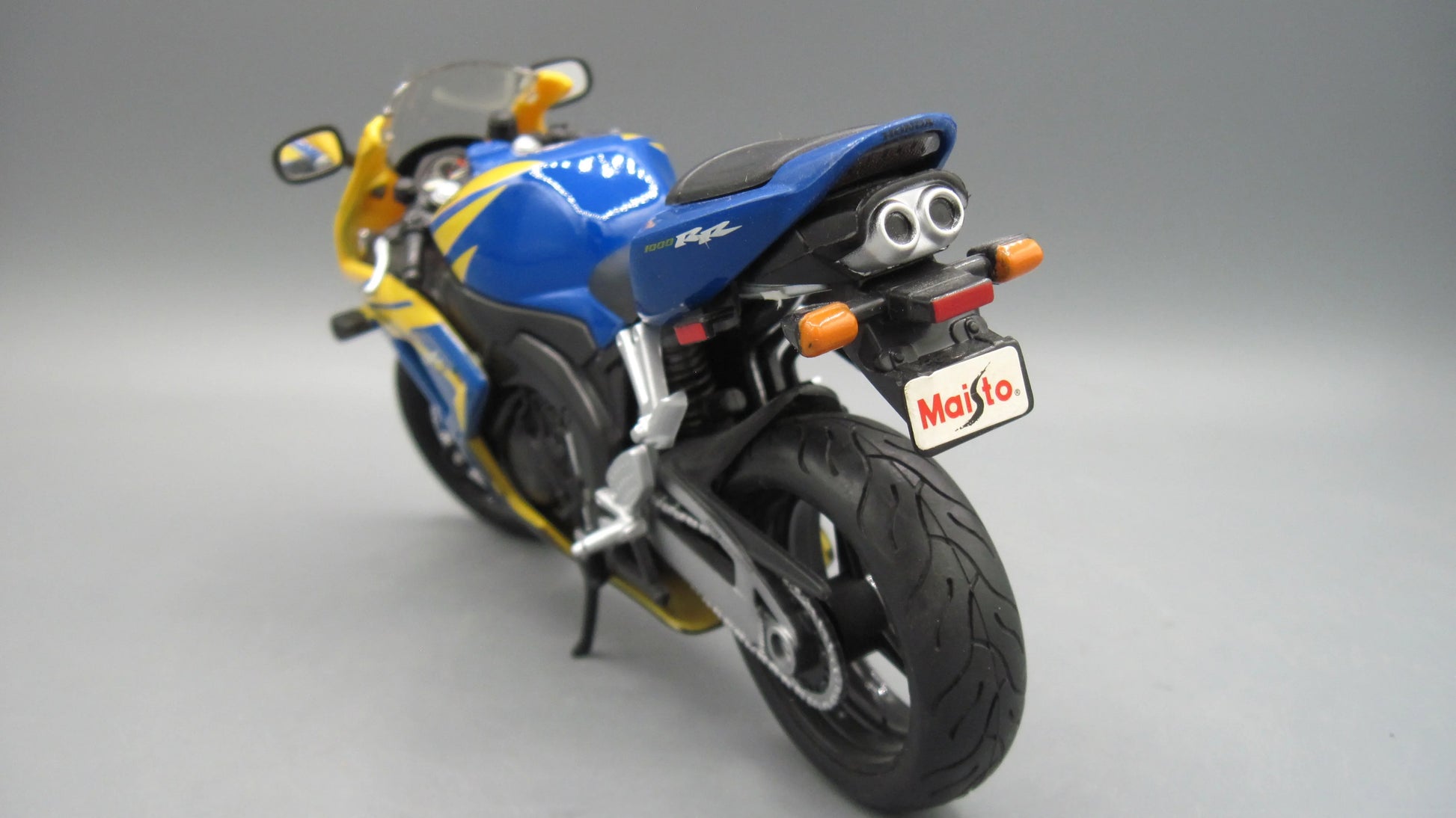 Maisto   Honda CBR 1000RR Yoshimura  Blue + Yellow