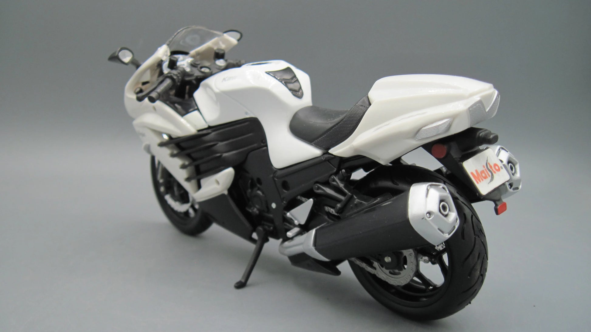 Maisto   Kawasaki ZX-14R  White