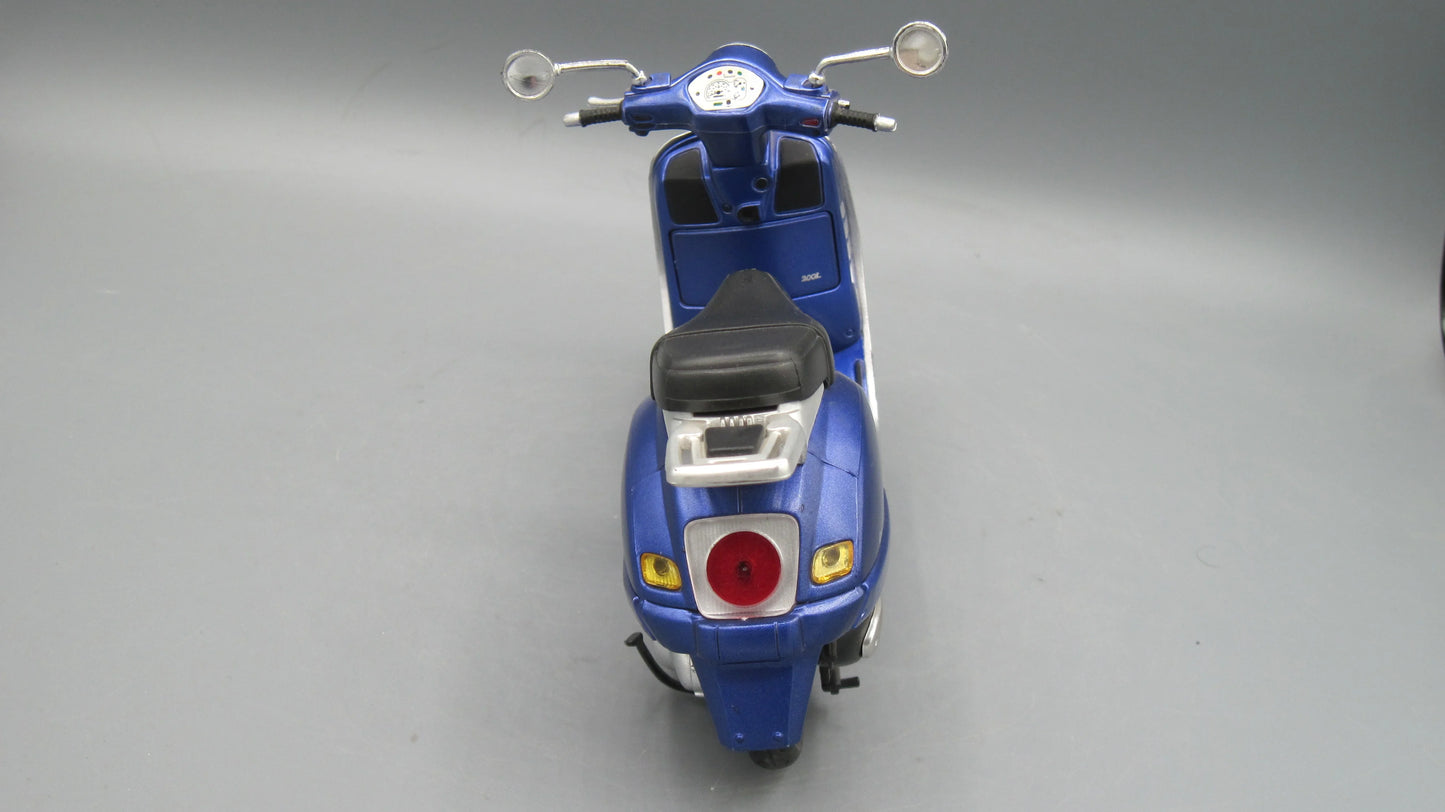 New-Ray   Vespa Granturismo  Purple