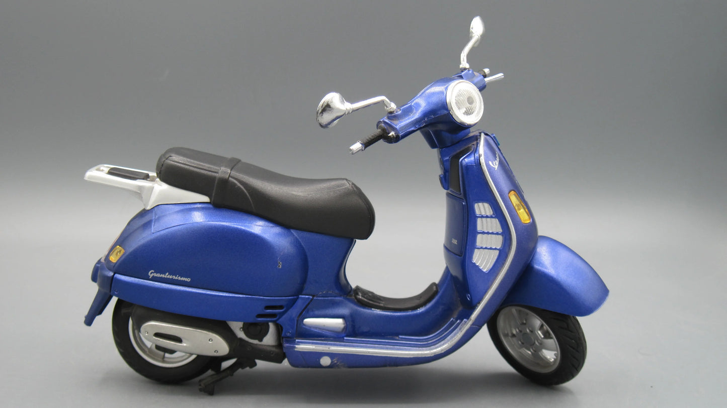 New-Ray   Vespa Granturismo  Purple