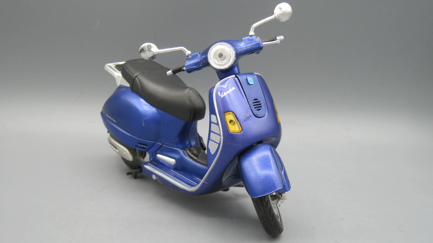 New-Ray   Vespa Granturismo  Purple