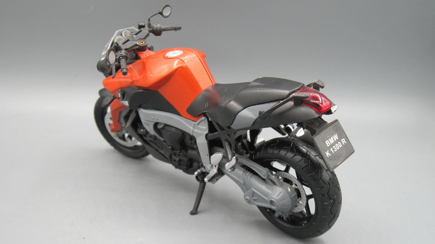BMW K1300R  Orange