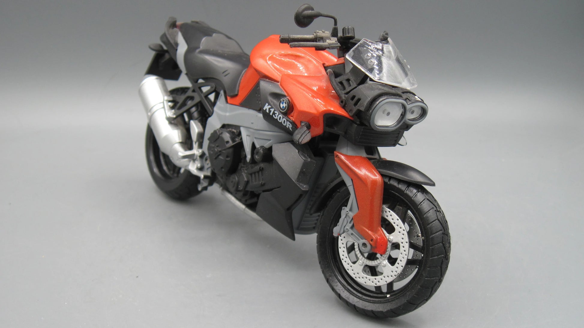 BMW K1300R  Orange