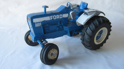 ERTL   Ford 8600  Blue