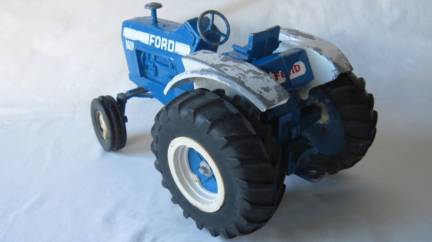 ERTL   Ford 8600  Blue