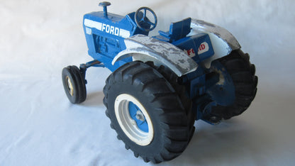 ERTL   Ford 8600  Blue