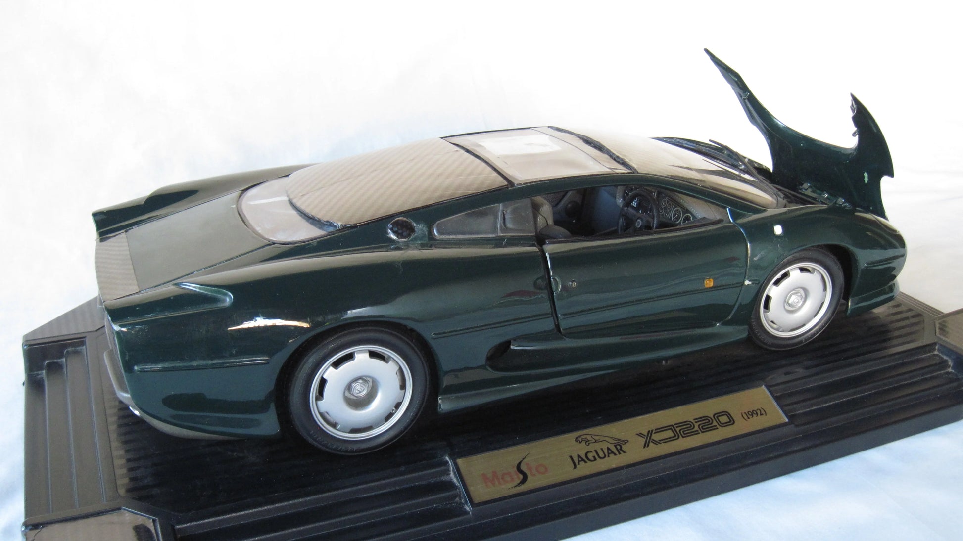 Maisto   Jaguar XJ 220 1992 Green