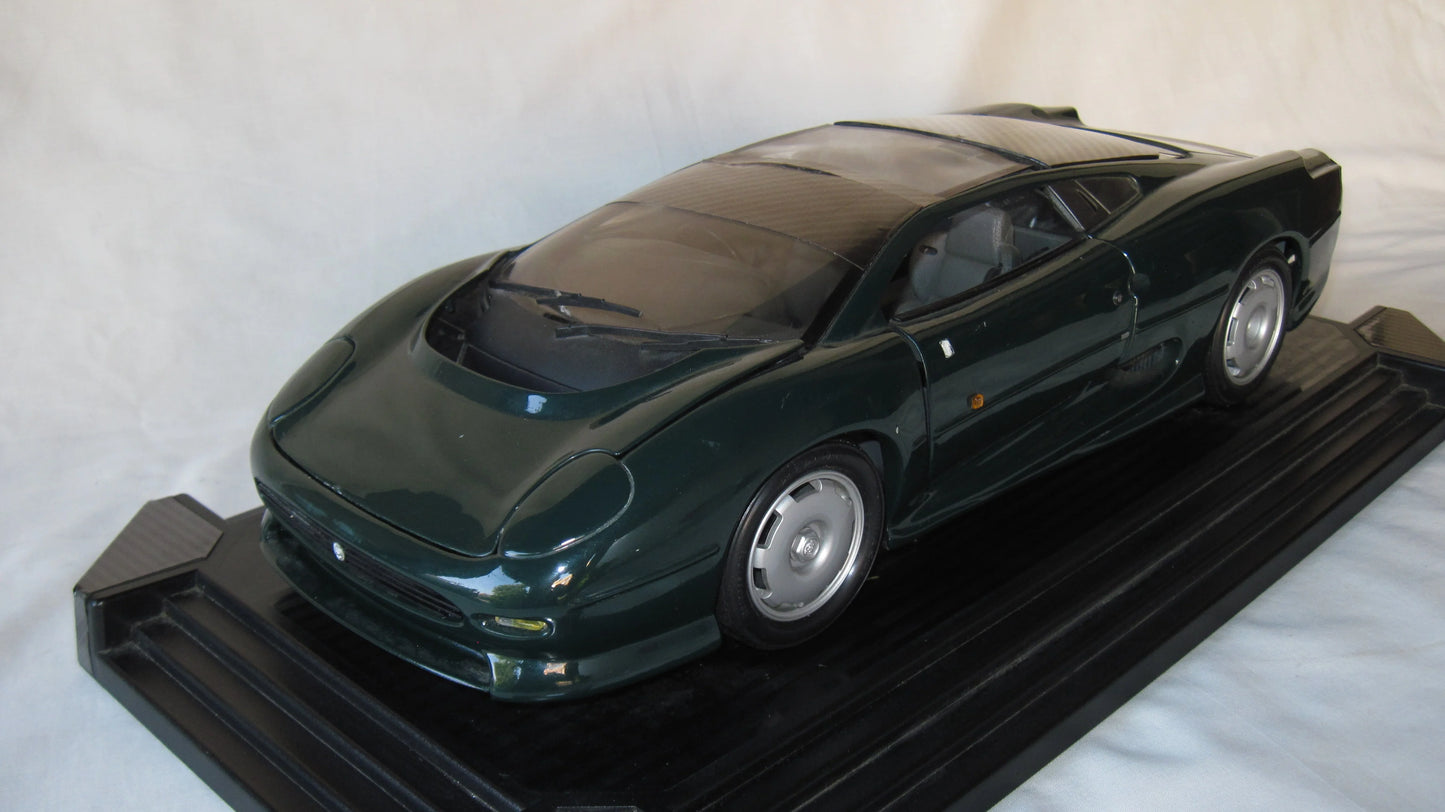Maisto   Jaguar XJ 220 1992 Green