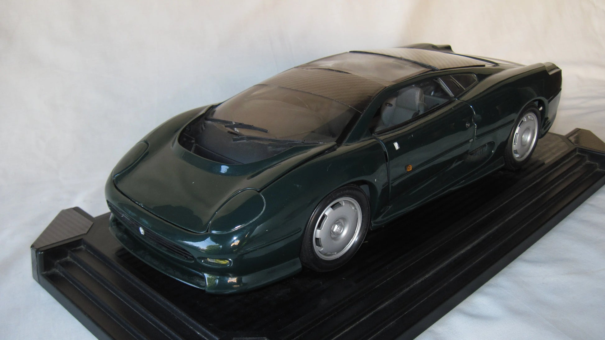Maisto   Jaguar XJ 220 1992 Green