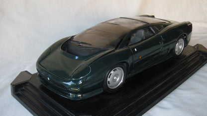 Maisto   Jaguar XJ 220 1992 Green