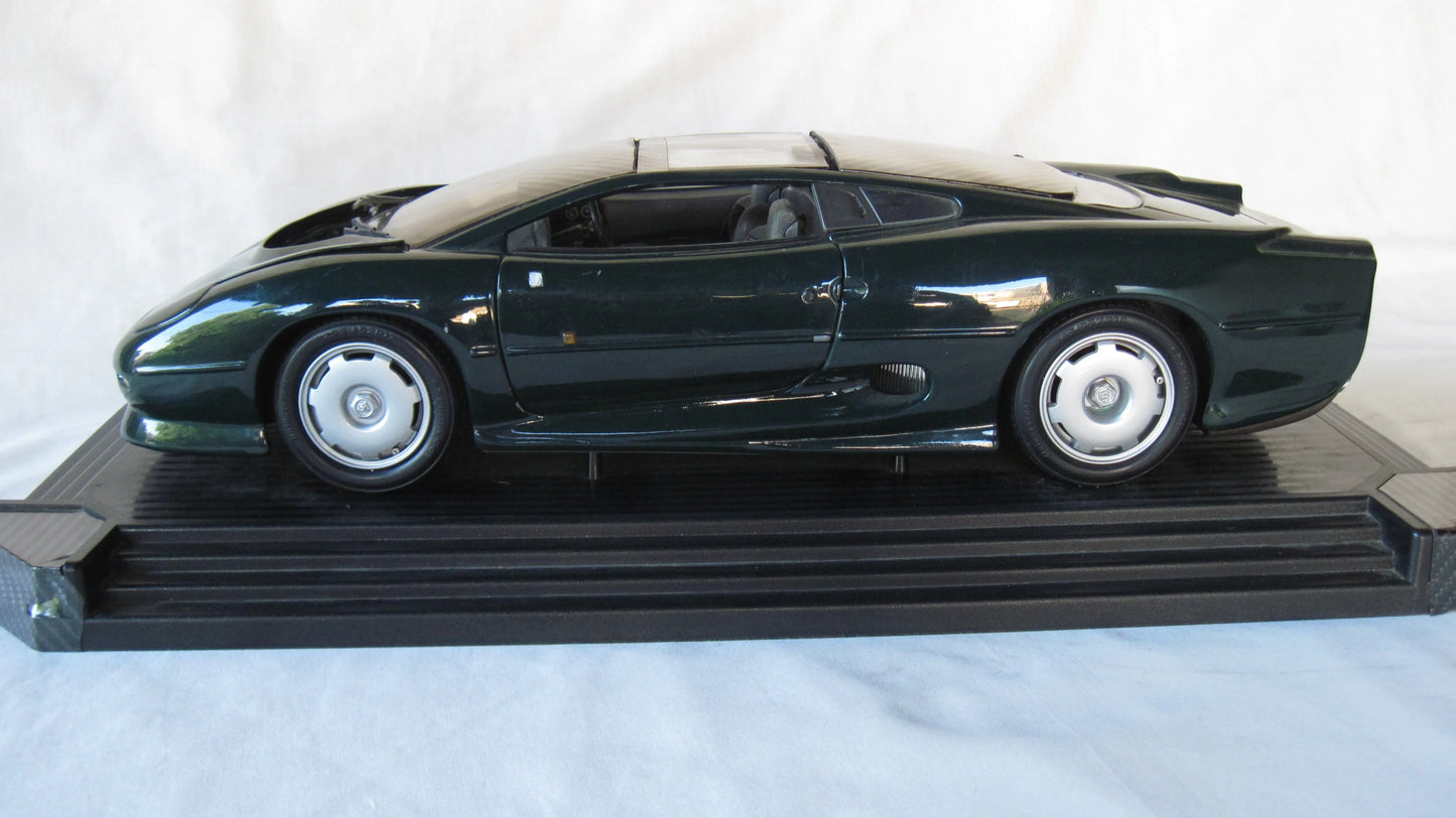 Maisto   Jaguar XJ 220 1992 Green