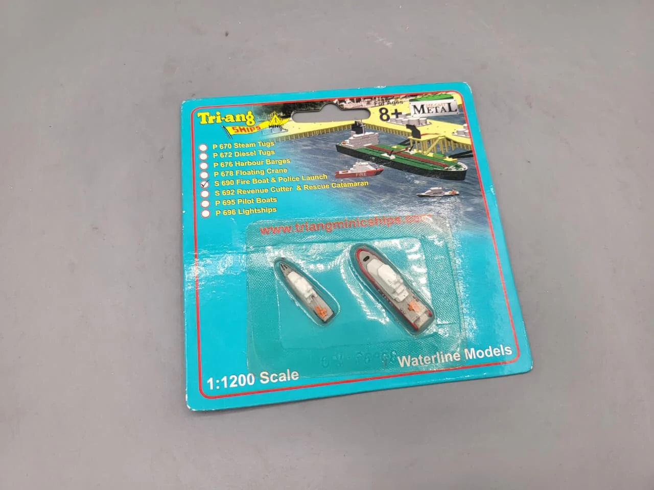 Tri-ang   Set of two ships S 690 Fire Boat & Police Launch  Grey, White