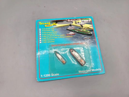 Tri-ang   Set of two ships S 690 Fire Boat & Police Launch  Grey, White