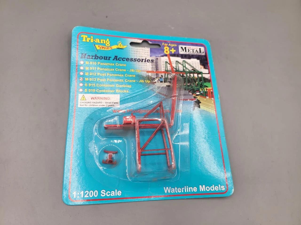 Tri-ang   Harbour Accessories M 913 Post Panamax Crane - Jib Up  Red