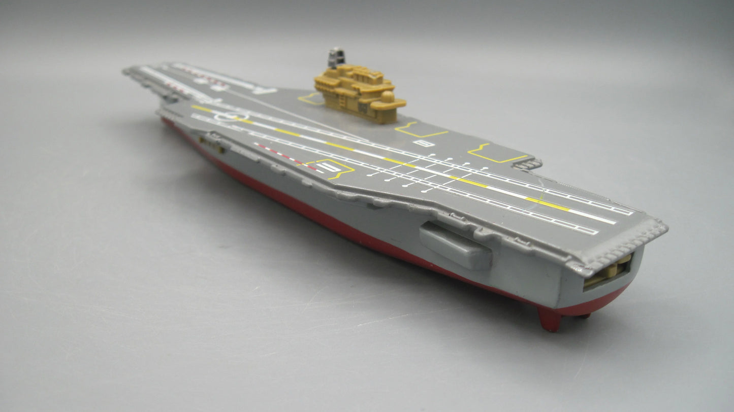 Motor Max    76745 Midway 9" Aircraft Carrier 2002 Grey