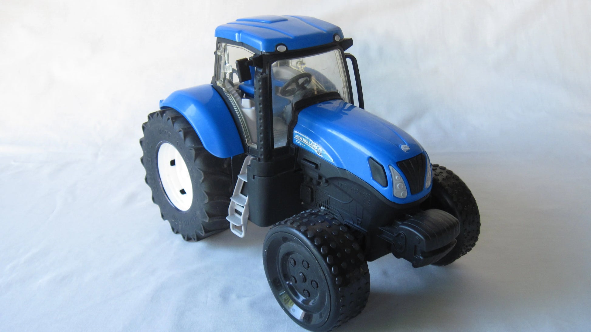 Adriatic   New Holland T7 270  Blue