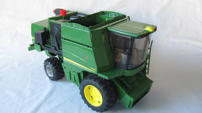 Bruder   John Deere T670i  Green