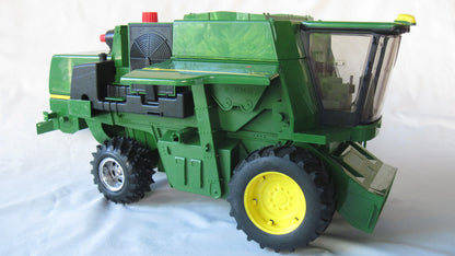 Bruder   John Deere T670i  Green