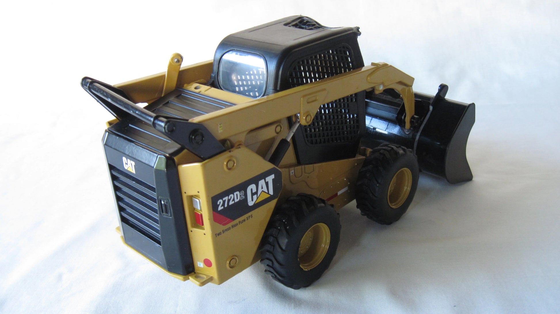 Diecast Masters   Caterpillar 272 D2  Yellow