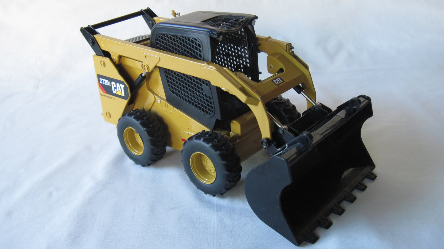 Diecast Masters   Caterpillar 272 D2  Yellow