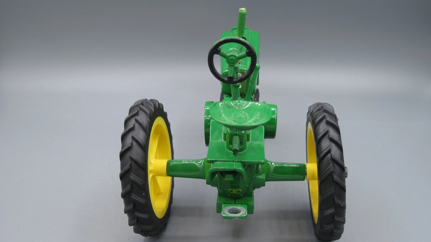 ERTL   John Deere H Tractor  Green