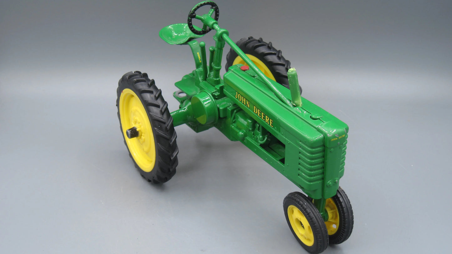 ERTL   John Deere H Tractor  Green
