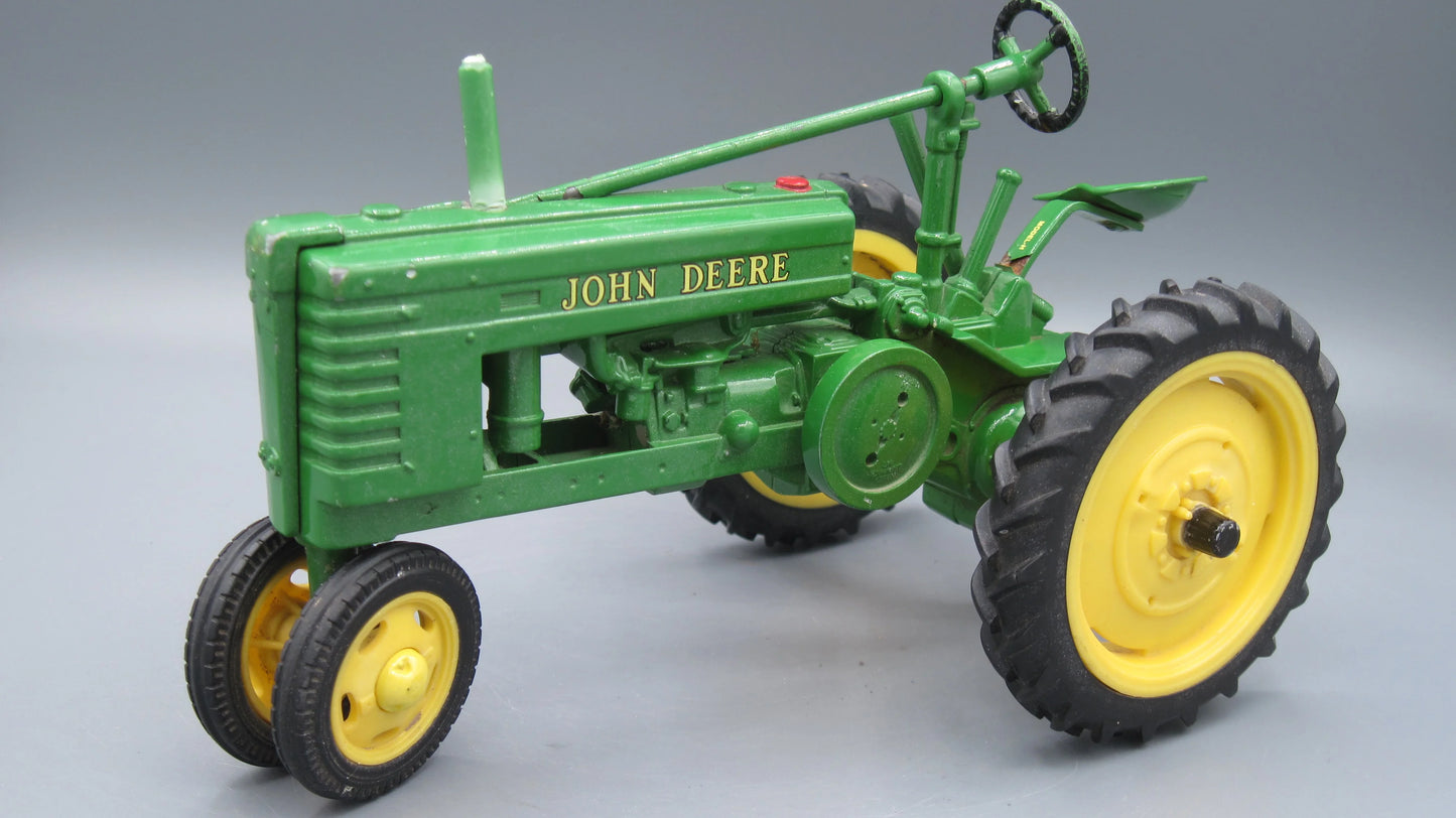 ERTL   John Deere H Tractor  Green