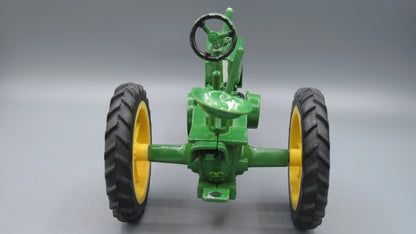ERTL   John Deere H Tractor  Green