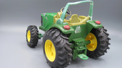 ERTL   John Deere Tractor  Green