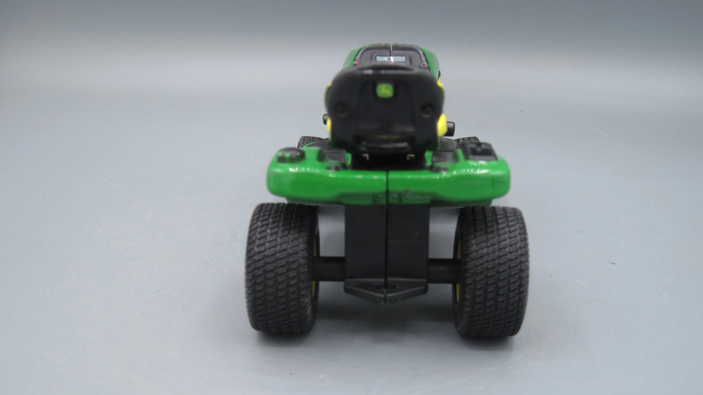 ERTL   John Deere X320 Lawn Mower Tractor  Green