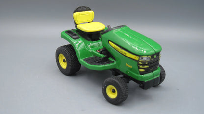 ERTL   John Deere X320 Lawn Mower Tractor  Green