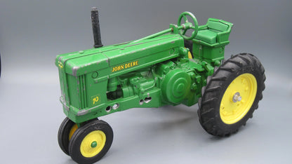 ERTL   John Deere 70 Tractor  Green